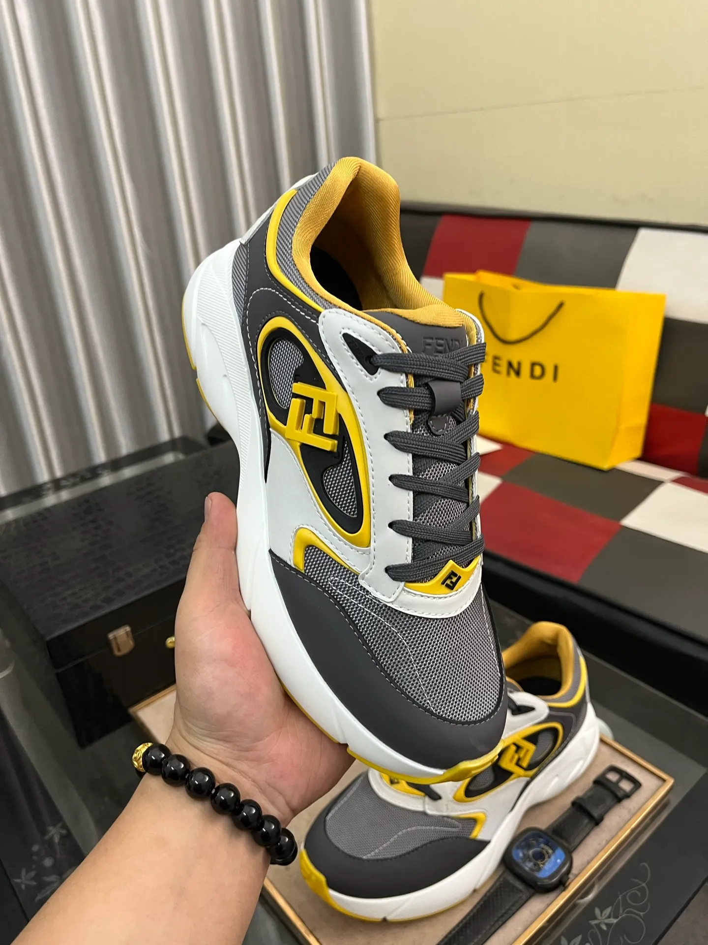Men's Men's Shoes 💰760⌚️⌚️(Higher version) [Fendi] Fendi's latest casual shoes for men! Available at counters simultaneously! A one-to-one replica of the original. Made entirely of imported top-grain calfskin, the interior is made of top-grain water-dyed cowhide, and the original factory-supplied rubber outsole. Leading new fashion concepts. Matching code: 38-44. 45 can be customized and non-returnable! 3️⃣colors available